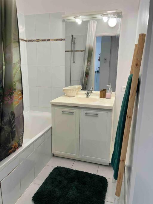 Appartement Cosy, Calme, Lumineux, Balcon, Parking 사흘라 라 카네다 외부 사진